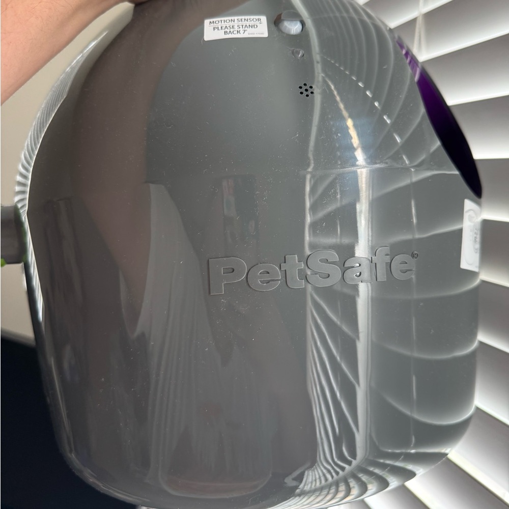 New PetSafe Gray Automatic Ball Launcher-
